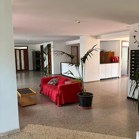 Con Piscinas Y Parking *