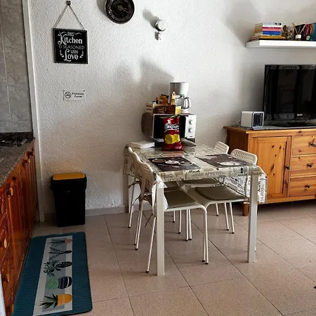 公寓 Con Piscinas Y Parking