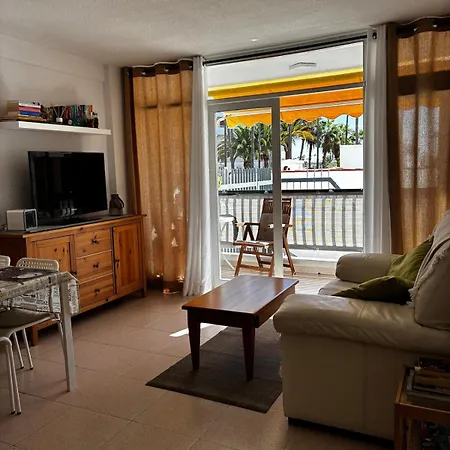 Con Piscinas Y Parking 公寓 *