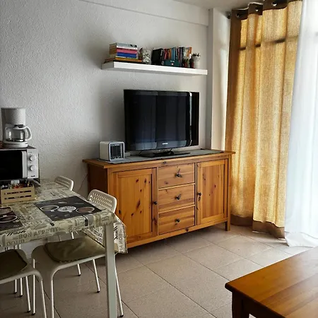 Con Piscinas Y Parking 公寓 *