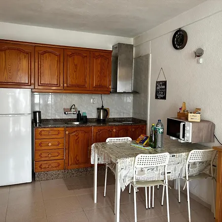 Apartment Playa De Americas Apto Cerca De La Playa, Con Piscina Y Parking